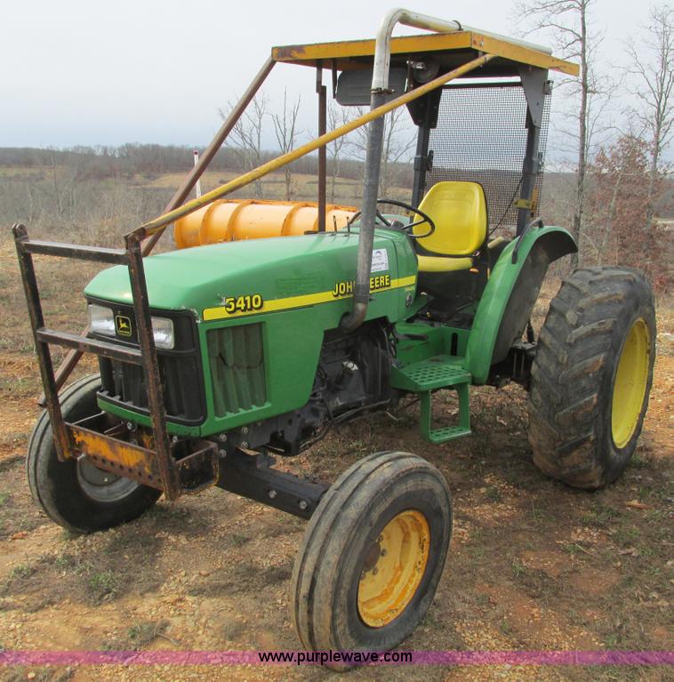 image for item F4471 2000 John Deere 5410 tractor