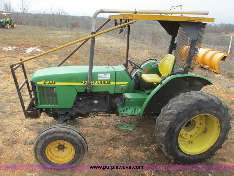 image for item F4471 2000 John Deere 5410 tractor