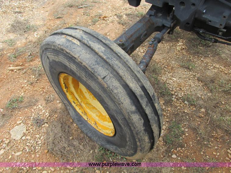 image for item F4471 2000 John Deere 5410 tractor