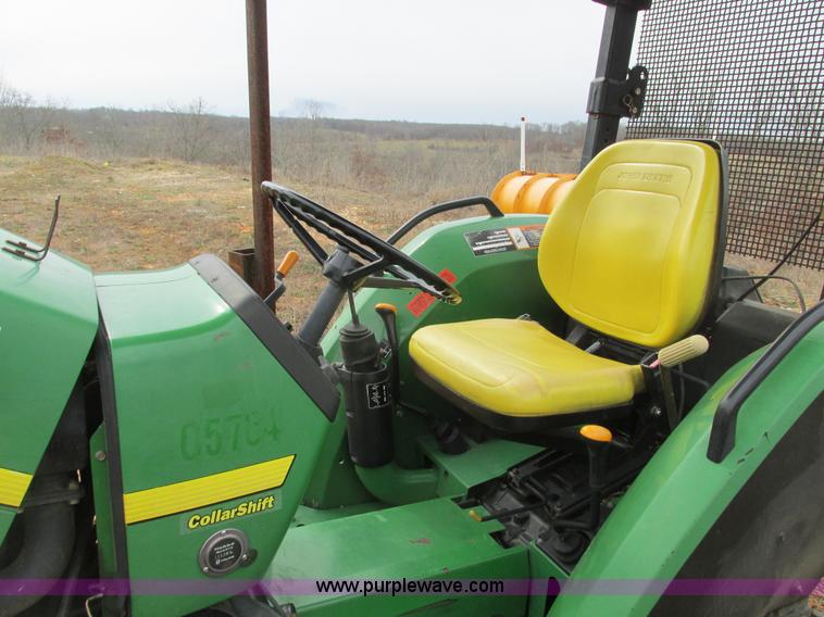 image for item F4471 2000 John Deere 5410 tractor