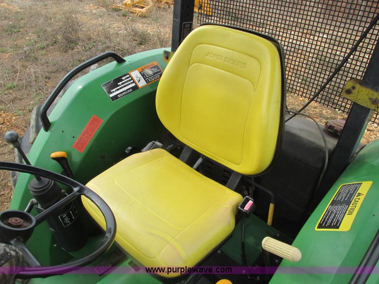 image for item F4471 2000 John Deere 5410 tractor