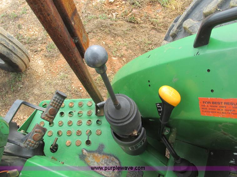 image for item F4471 2000 John Deere 5410 tractor