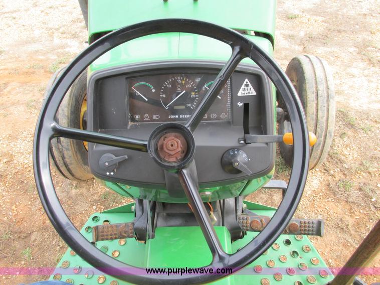 image for item F4471 2000 John Deere 5410 tractor