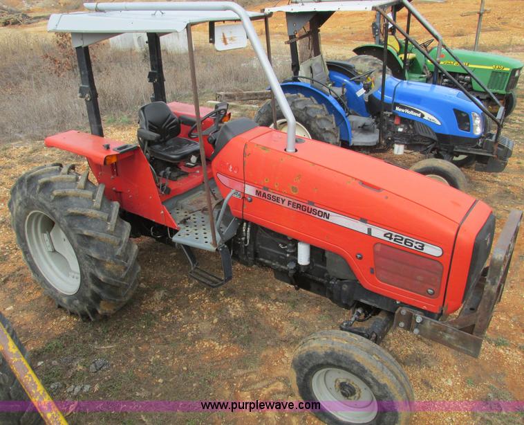 image for item F4472 2000 Massey-Ferguson 4263 tractor