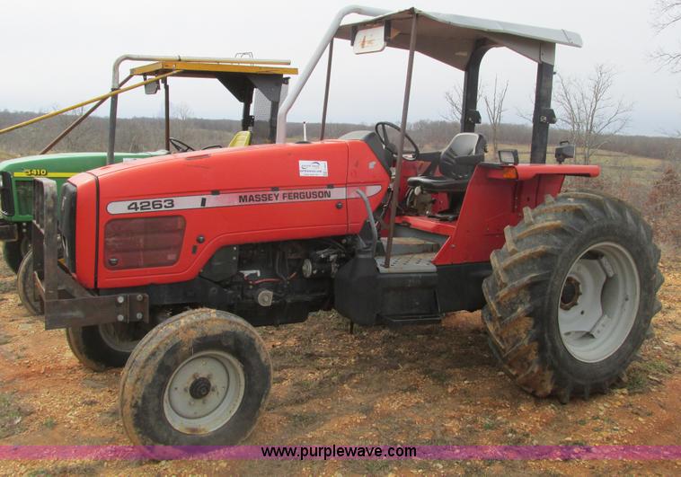 image for item F4472 2000 Massey-Ferguson 4263 tractor