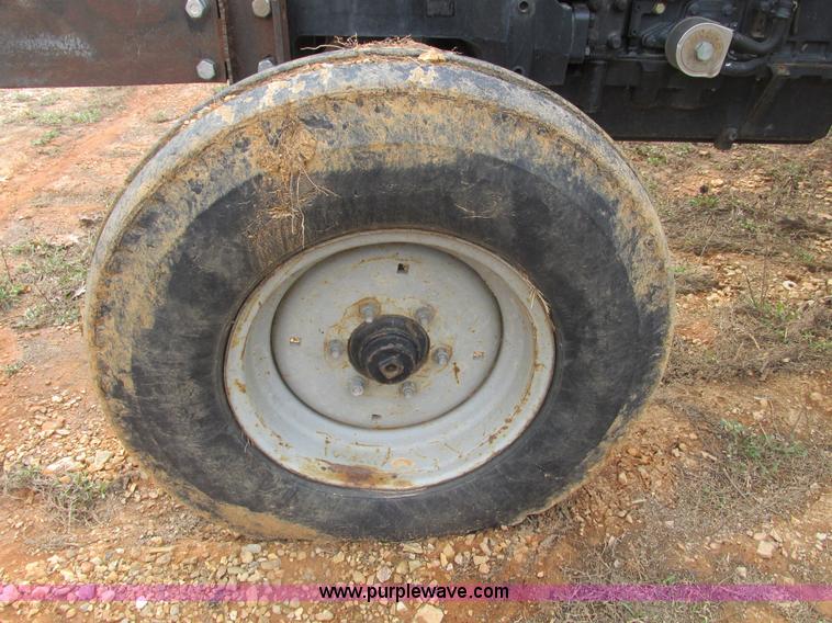 image for item F4472 2000 Massey-Ferguson 4263 tractor