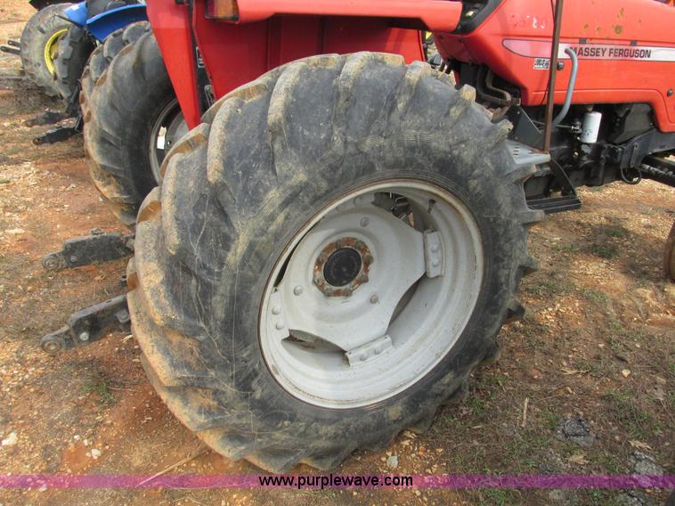 image for item F4472 2000 Massey-Ferguson 4263 tractor