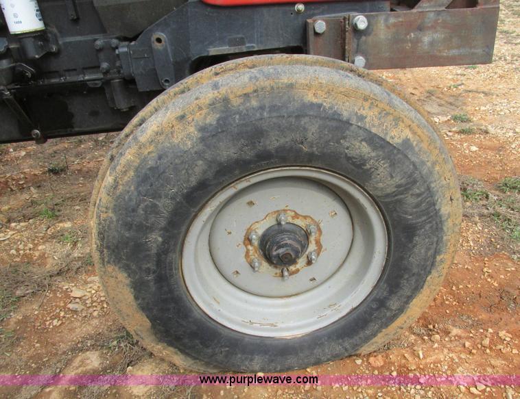 image for item F4472 2000 Massey-Ferguson 4263 tractor