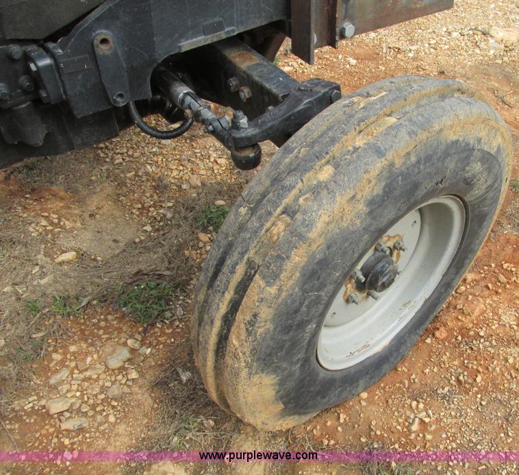 image for item F4472 2000 Massey-Ferguson 4263 tractor