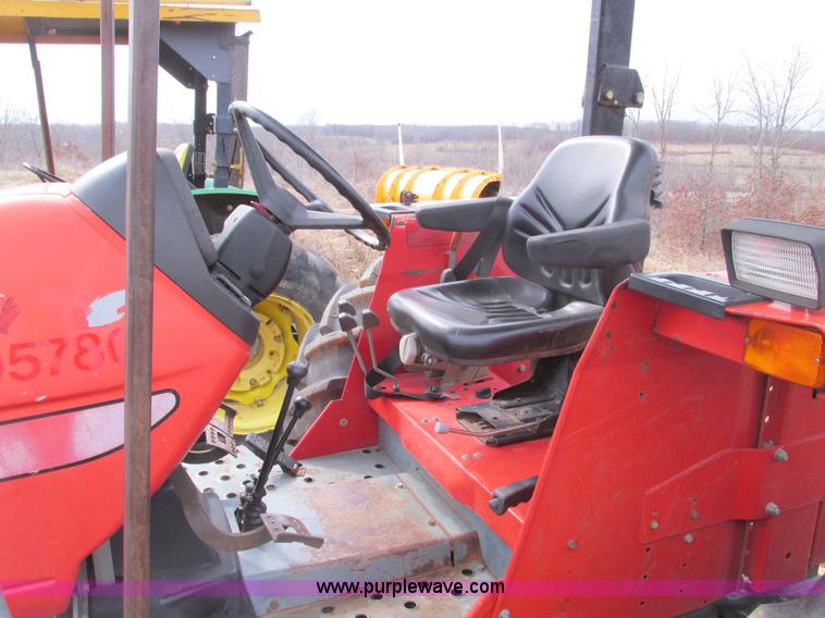 image for item F4472 2000 Massey-Ferguson 4263 tractor