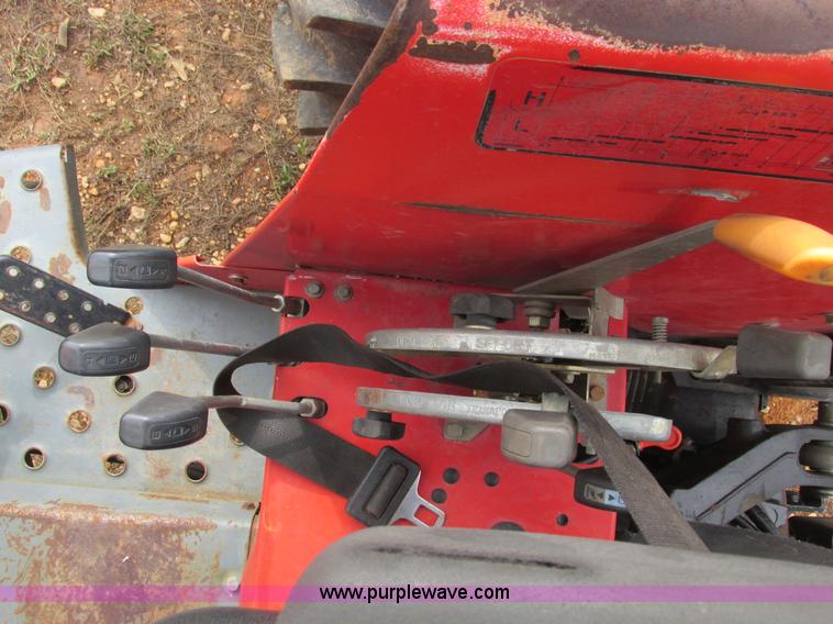 image for item F4472 2000 Massey-Ferguson 4263 tractor