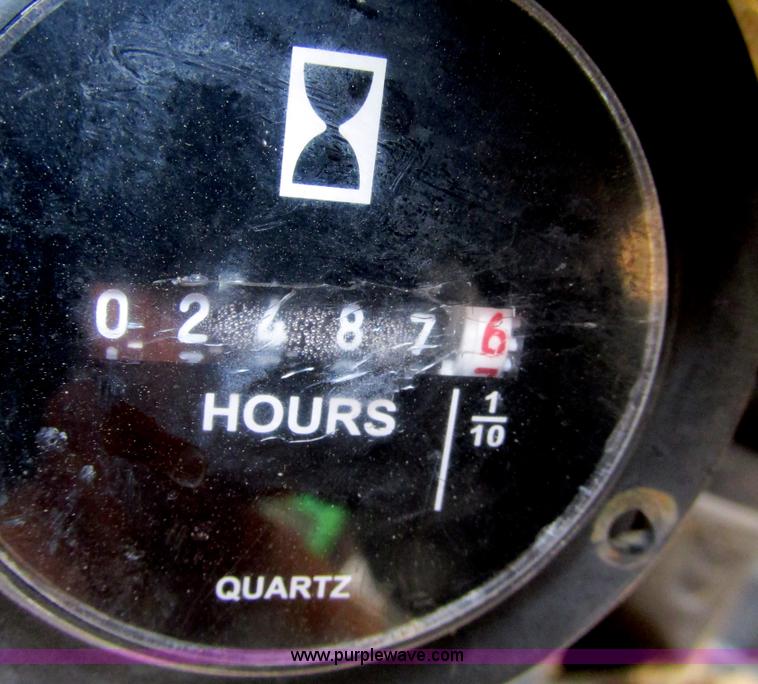 image for item F4472 2000 Massey-Ferguson 4263 tractor