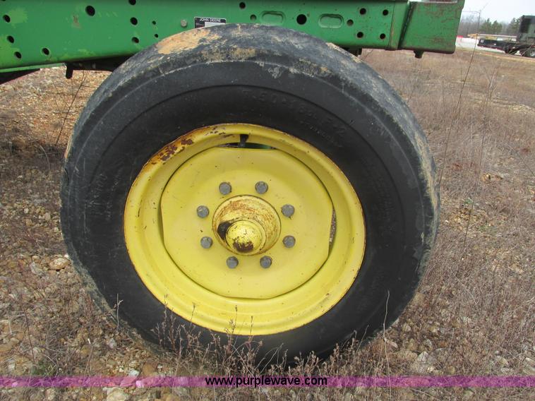 image for item F4473 2001 John Deere 6410 tractor