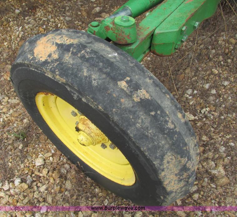 image for item F4473 2001 John Deere 6410 tractor