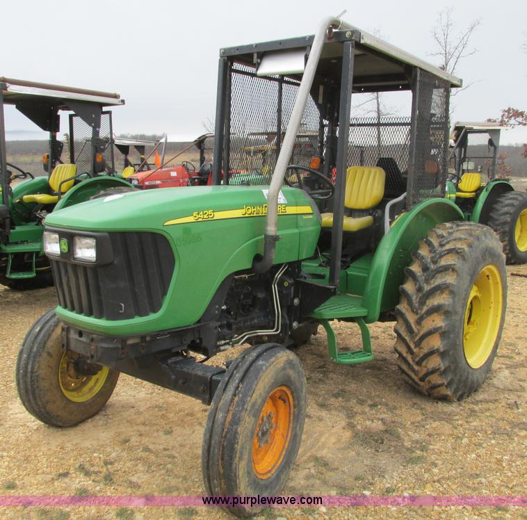 image for item F4474 2005 John Deere 5425 tractor