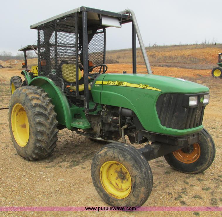 image for item F4474 2005 John Deere 5425 tractor
