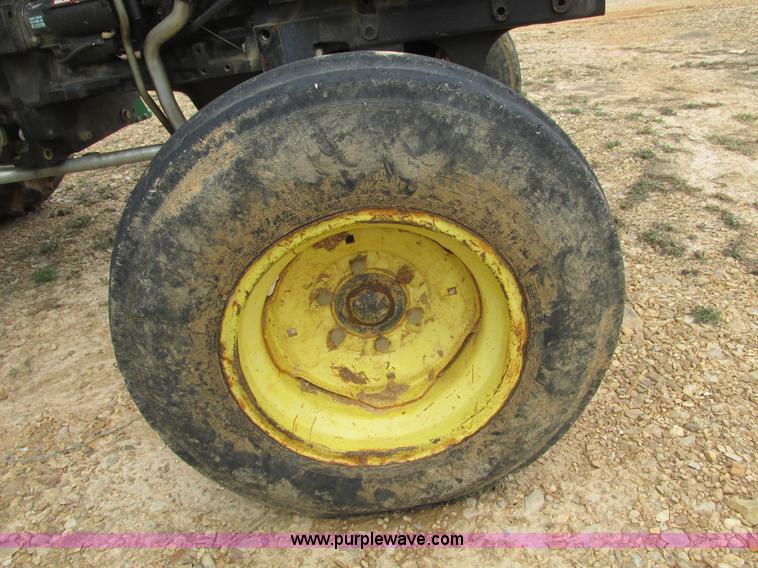 image for item F4474 2005 John Deere 5425 tractor