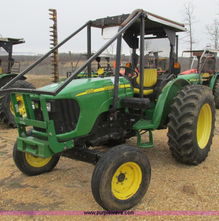 image for item F4475 2006 John Deere 5325 tractor