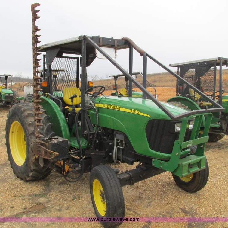 image for item F4475 2006 John Deere 5325 tractor