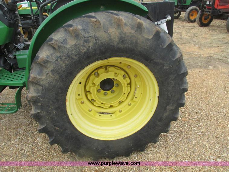 image for item F4475 2006 John Deere 5325 tractor