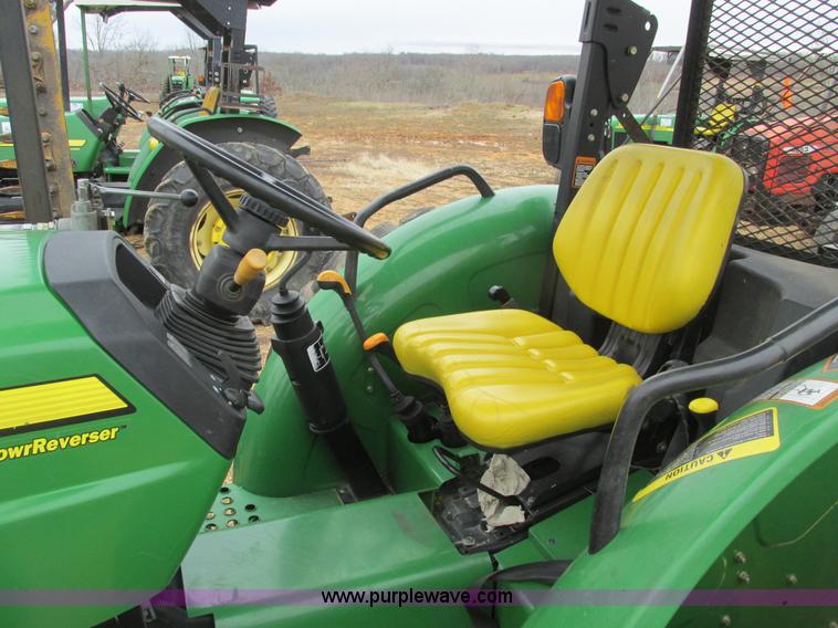 image for item F4475 2006 John Deere 5325 tractor