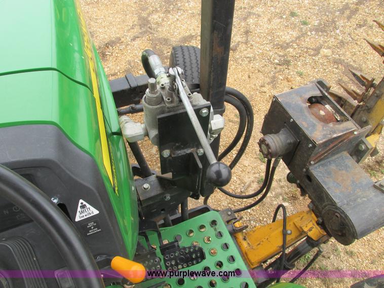image for item F4475 2006 John Deere 5325 tractor