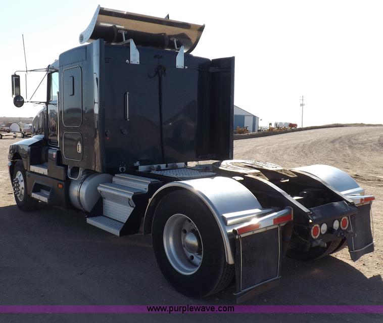 image for item F6450 1989 Kenworth T600A semi truck