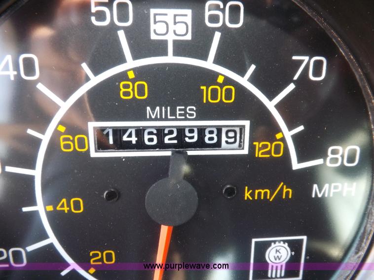 image for item F6450 1989 Kenworth T600A semi truck