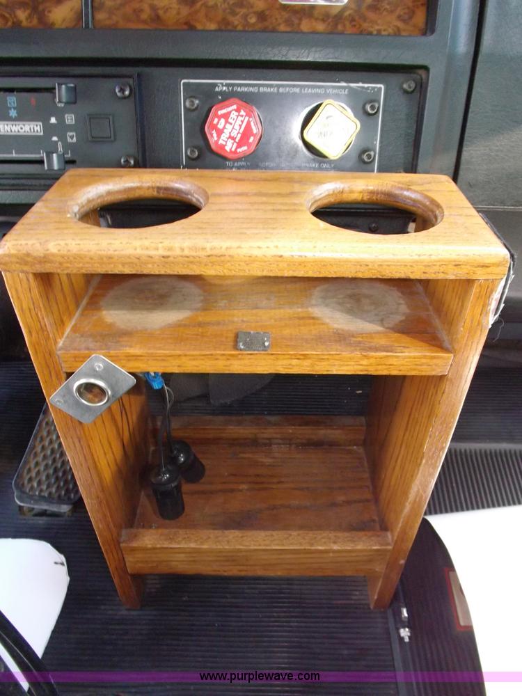 image for item F6450 1989 Kenworth T600A semi truck