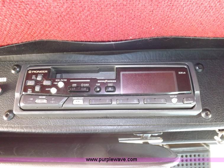 image for item F6450 1989 Kenworth T600A semi truck