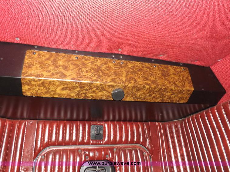 image for item F6450 1989 Kenworth T600A semi truck