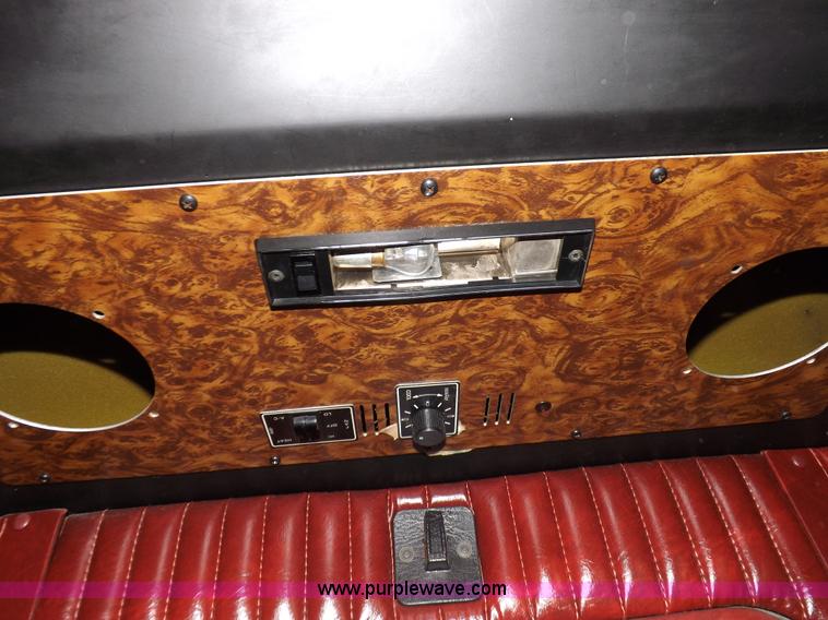 image for item F6450 1989 Kenworth T600A semi truck