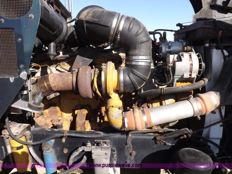 image for item F6450 1989 Kenworth T600A semi truck