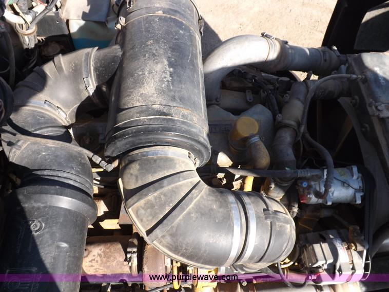 image for item F6450 1989 Kenworth T600A semi truck