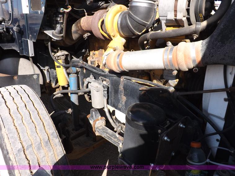 image for item F6450 1989 Kenworth T600A semi truck