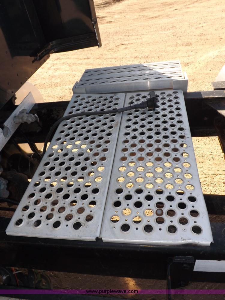 image for item F6450 1989 Kenworth T600A semi truck