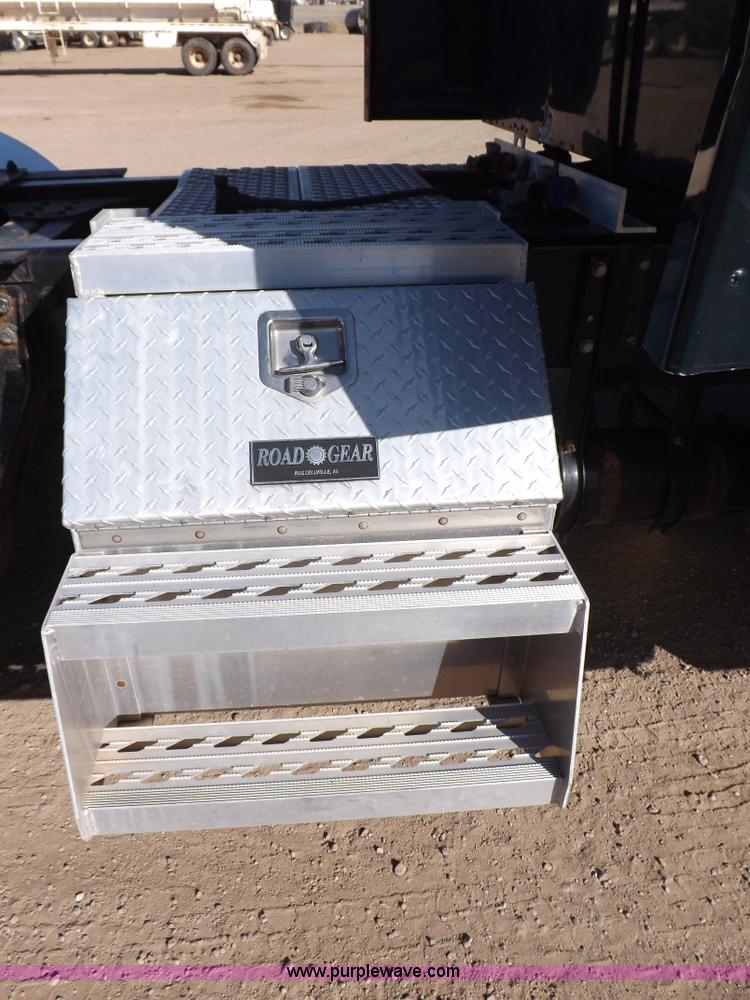 image for item F6450 1989 Kenworth T600A semi truck