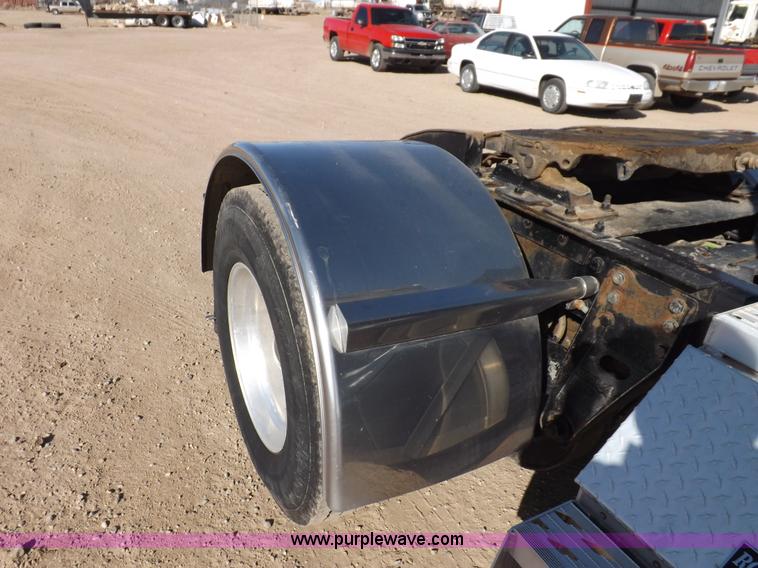 image for item F6450 1989 Kenworth T600A semi truck