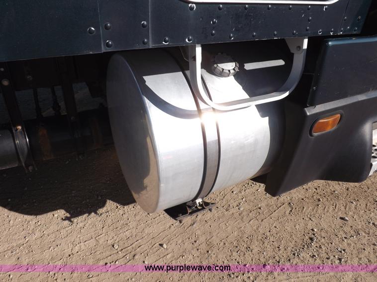 image for item F6450 1989 Kenworth T600A semi truck