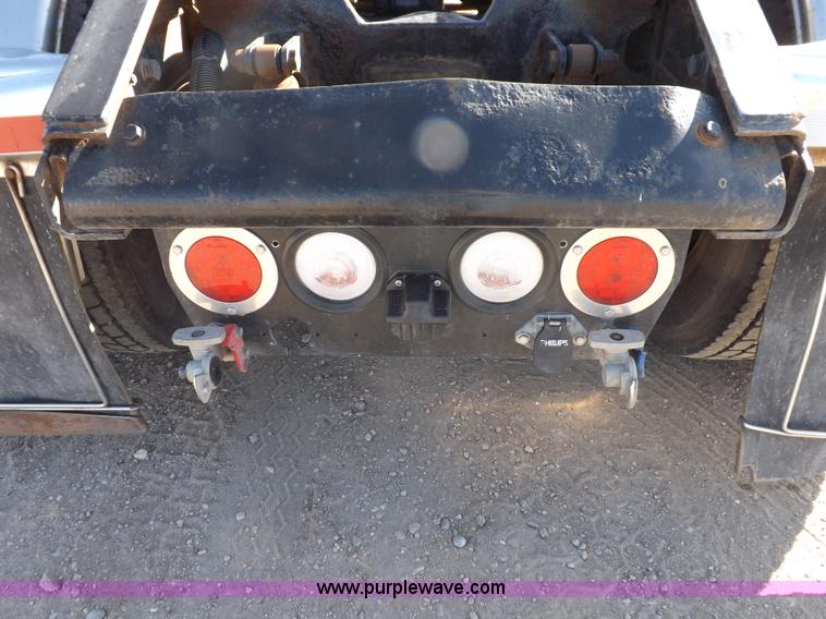 image for item F6450 1989 Kenworth T600A semi truck