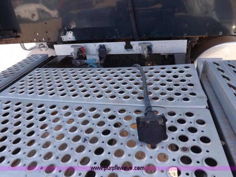 image for item F6450 1989 Kenworth T600A semi truck