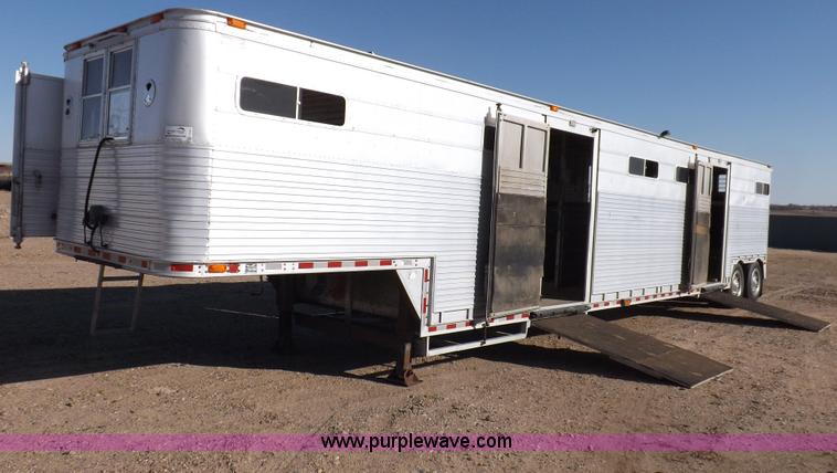image for item F6451 1975 Featherlite CWC horse trailer