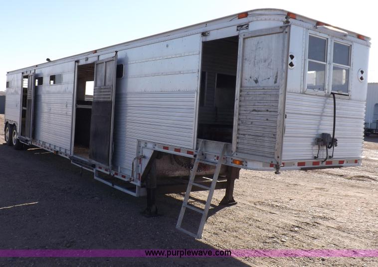 image for item F6451 1975 Featherlite CWC horse trailer