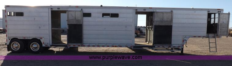 image for item F6451 1975 Featherlite CWC horse trailer