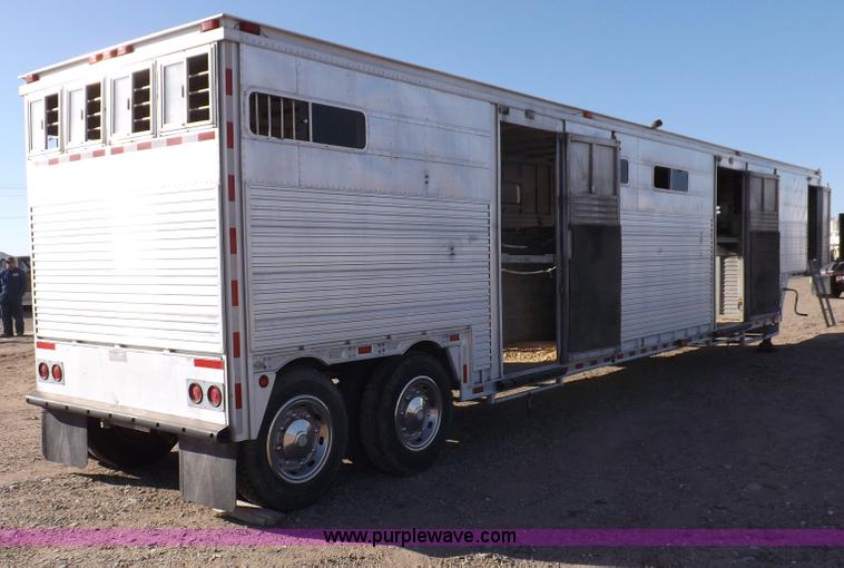 image for item F6451 1975 Featherlite CWC horse trailer
