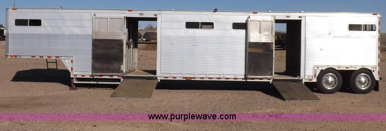 image for item F6451 1975 Featherlite CWC horse trailer