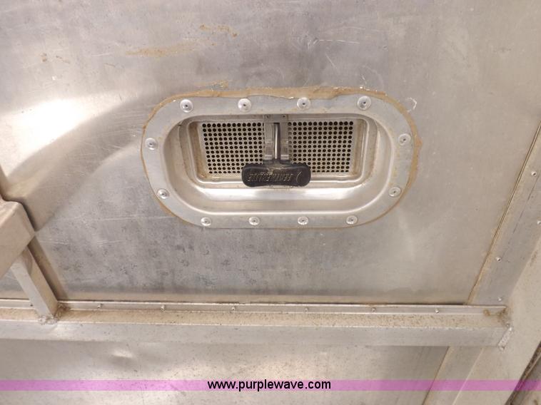 image for item F6451 1975 Featherlite CWC horse trailer