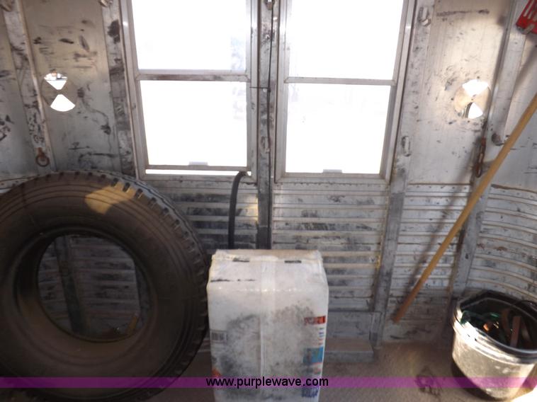 image for item F6451 1975 Featherlite CWC horse trailer