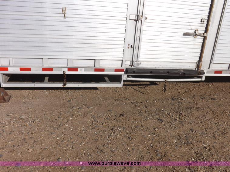image for item F6451 1975 Featherlite CWC horse trailer