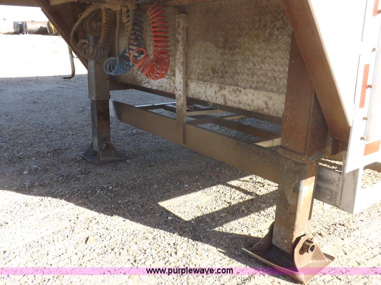 image for item F6451 1975 Featherlite CWC horse trailer